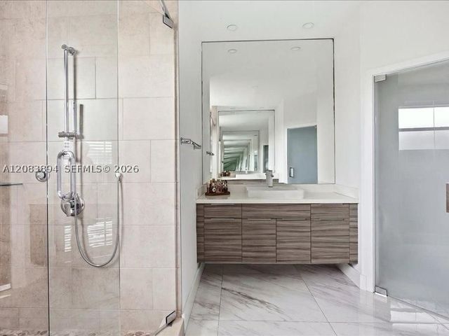 15603 NW 88th Ave, Miami Lakes, FL 33018