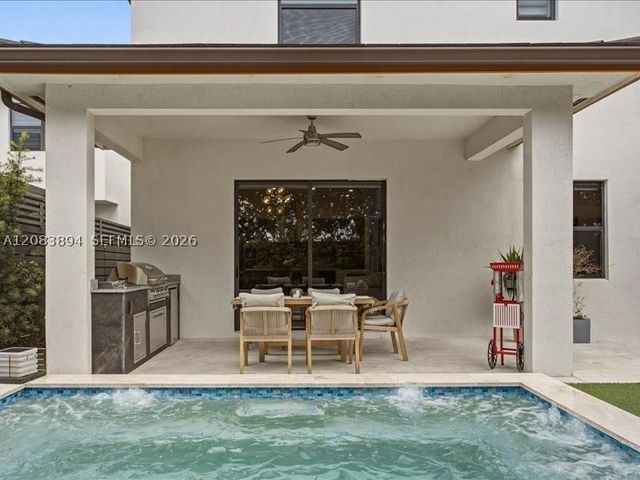 15603 NW 88th Ave, Miami Lakes, FL 33018