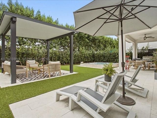 15603 NW 88th Ave, Miami Lakes, FL 33018