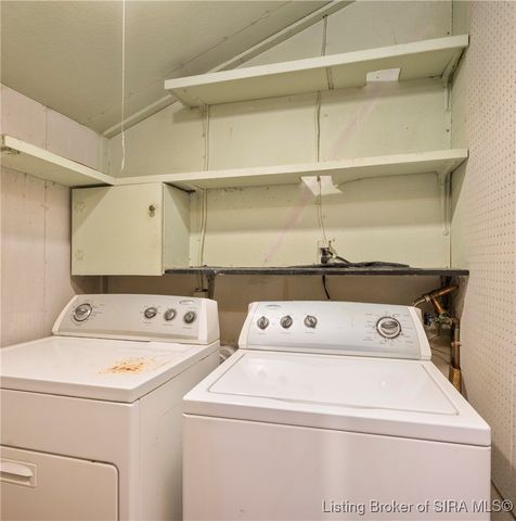 2725 Hillview Drive, New Albany, IN 47150