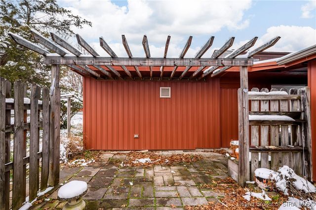 2725 Hillview Drive, New Albany, IN 47150