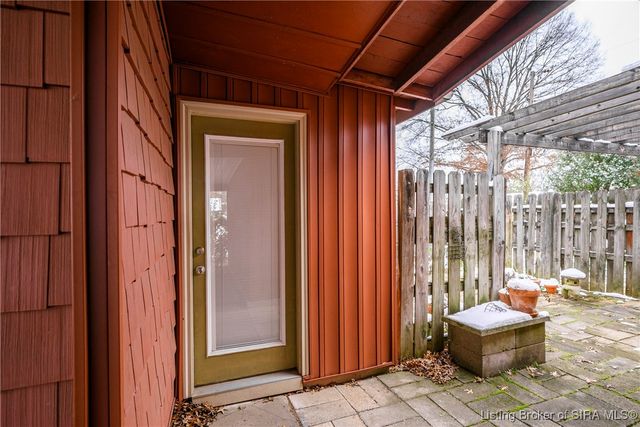 2725 Hillview Drive, New Albany, IN 47150