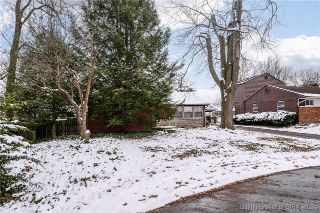 2725 Hillview Drive, New Albany, IN 47150