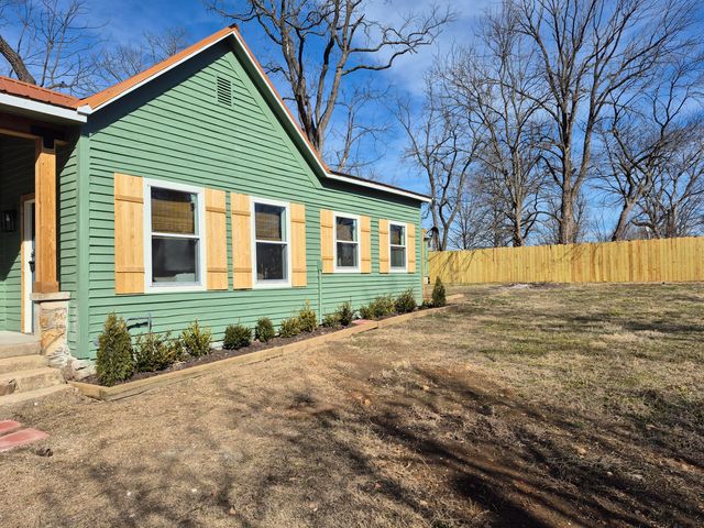 926 Washington Avenue, West Plains, MO 65775