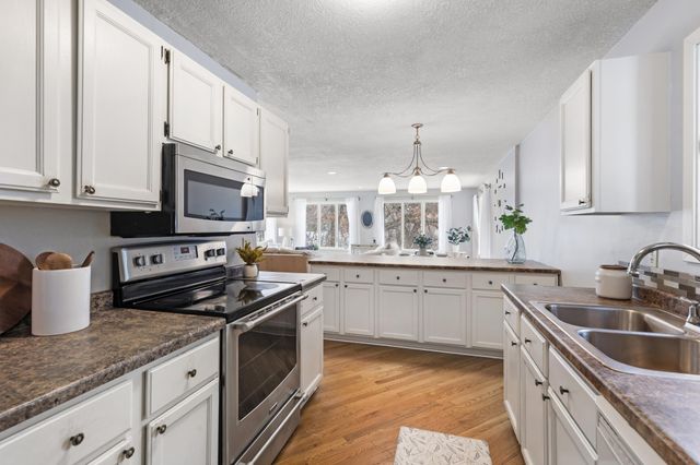 4626 Lenore Lane, Eagan, MN 55122