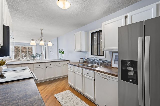 4626 Lenore Lane, Eagan, MN 55122