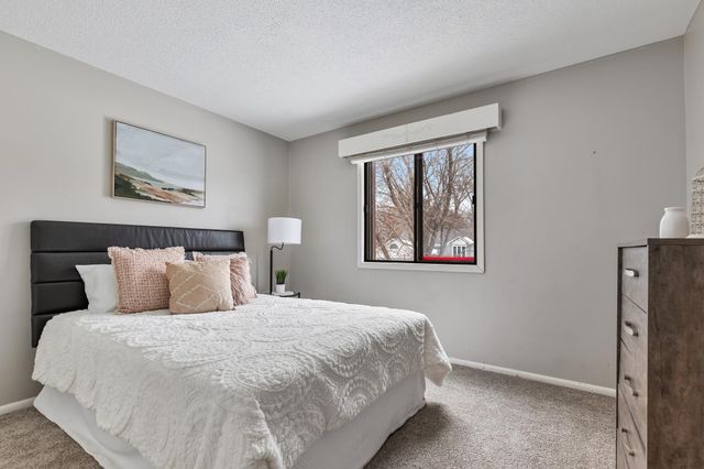 4626 Lenore Lane, Eagan, MN 55122