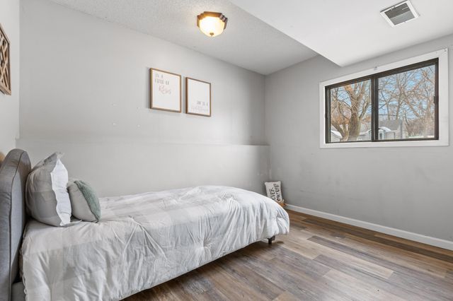 4626 Lenore Lane, Eagan, MN 55122