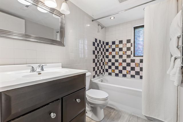 4626 Lenore Lane, Eagan, MN 55122