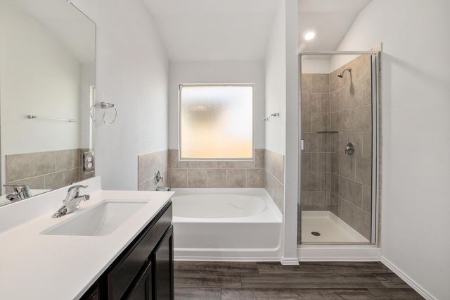 1828 T H Johnson DR, Taylor, TX 76574