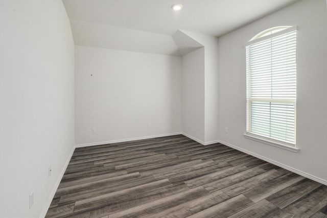 1828 T H Johnson DR, Taylor, TX 76574