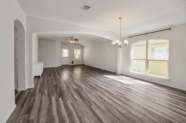 1828 T H Johnson DR, Taylor, TX 76574