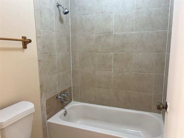 12935 Knotty Glen Lane, Houston, TX 77072