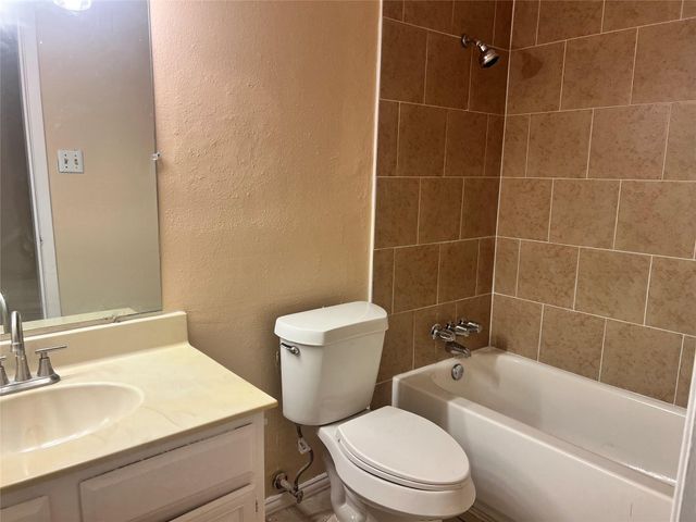 12935 Knotty Glen Lane, Houston, TX 77072