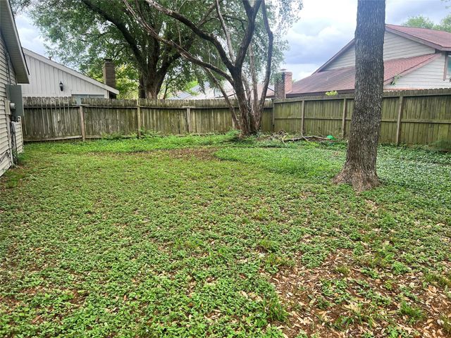 12935 Knotty Glen Lane, Houston, TX 77072