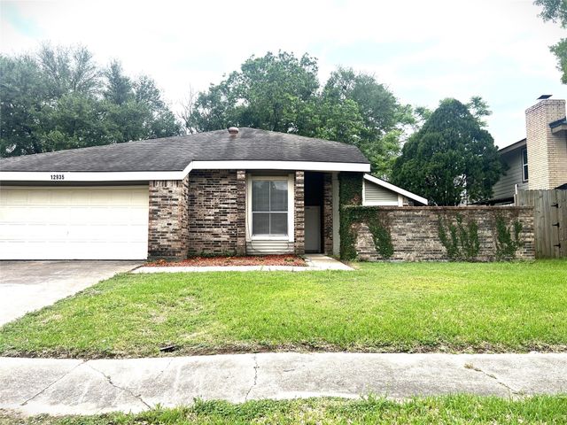 12935 Knotty Glen Lane, Houston, TX 77072
