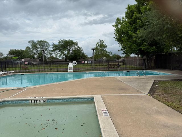 12935 Knotty Glen Lane, Houston, TX 77072