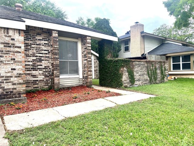 12935 Knotty Glen Lane, Houston, TX 77072