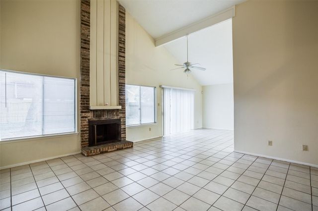 12935 Knotty Glen Lane, Houston, TX 77072