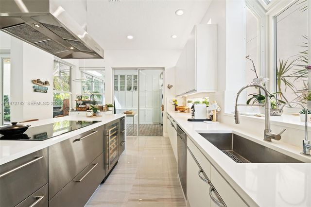 20815 NE 37th Ct, Aventura, FL 33180