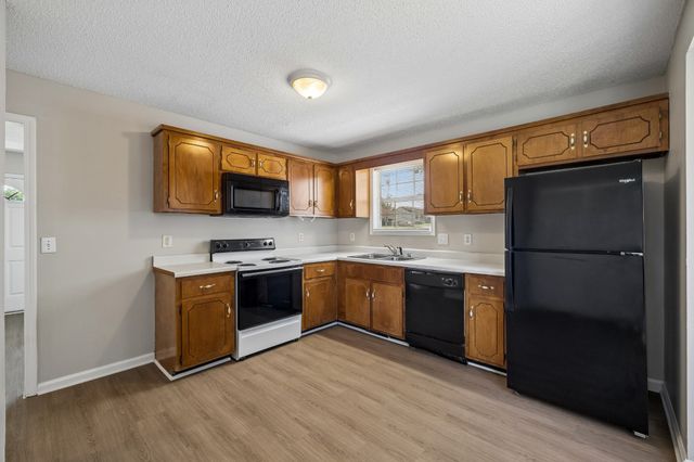 1030 Bush Ave, Oak Grove, KY 42262