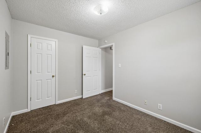 1030 Bush Ave, Oak Grove, KY 42262