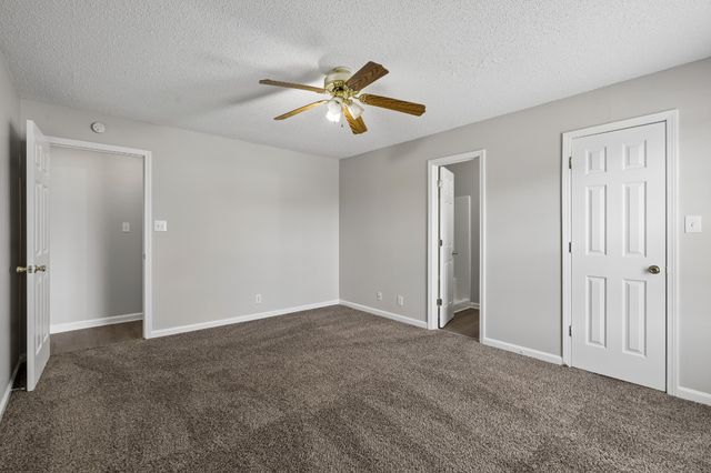 1030 Bush Ave, Oak Grove, KY 42262