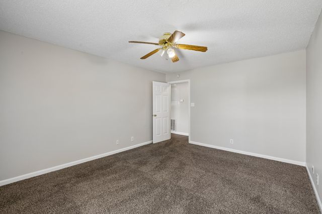 1030 Bush Ave, Oak Grove, KY 42262
