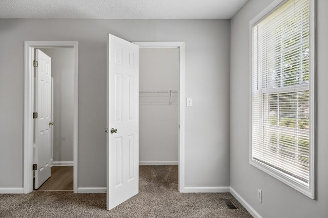 1030 Bush Ave, Oak Grove, KY 42262
