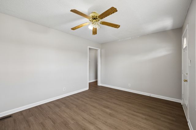 1030 Bush Ave, Oak Grove, KY 42262
