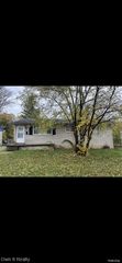 28457 Oakwood Street, Inkster, MI 48141