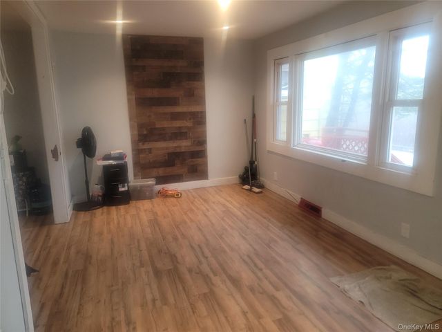 2250 Route 302 1, Circleville, NY 10919