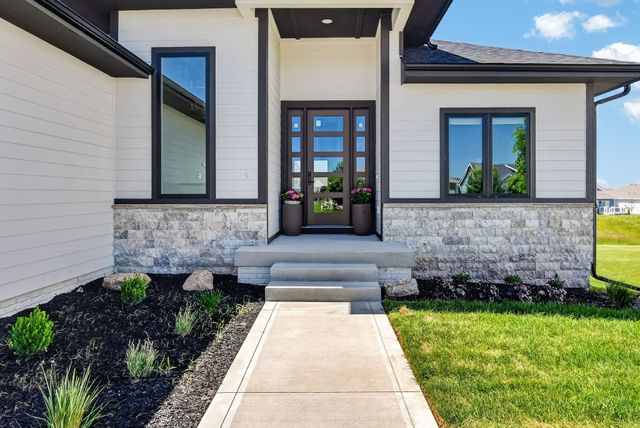 1005 Spruce Street, Waukee, IA 50263