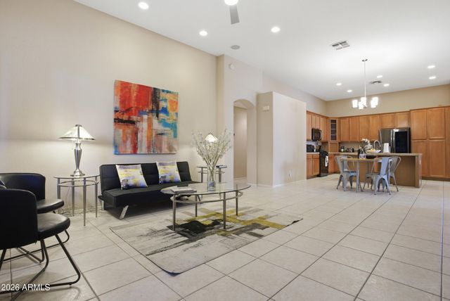 8234 W HARMONY Lane, Peoria, AZ 85382