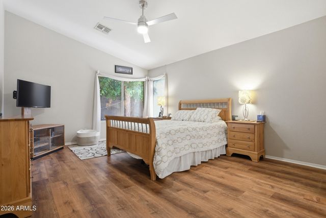 8234 W HARMONY Lane, Peoria, AZ 85382