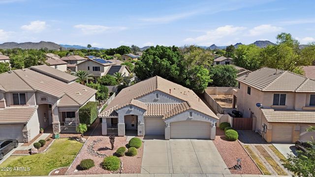 8234 W HARMONY Lane, Peoria, AZ 85382