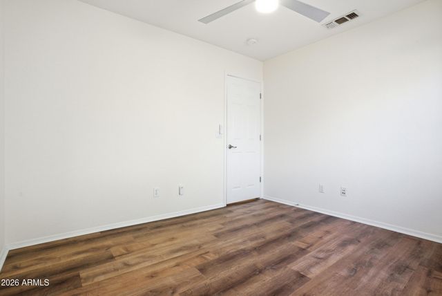 8234 W HARMONY Lane, Peoria, AZ 85382