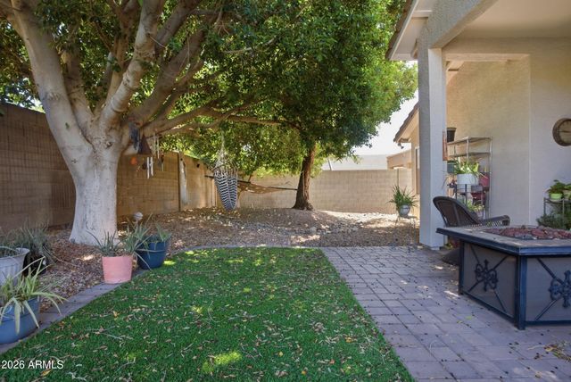 8234 W HARMONY Lane, Peoria, AZ 85382