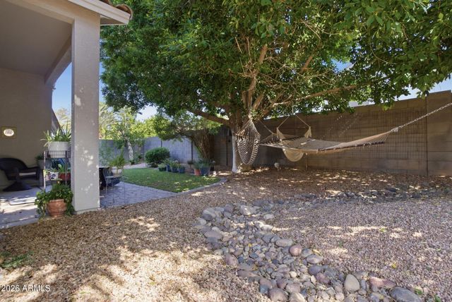 8234 W HARMONY Lane, Peoria, AZ 85382