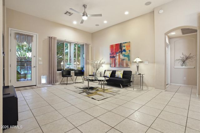 8234 W HARMONY Lane, Peoria, AZ 85382