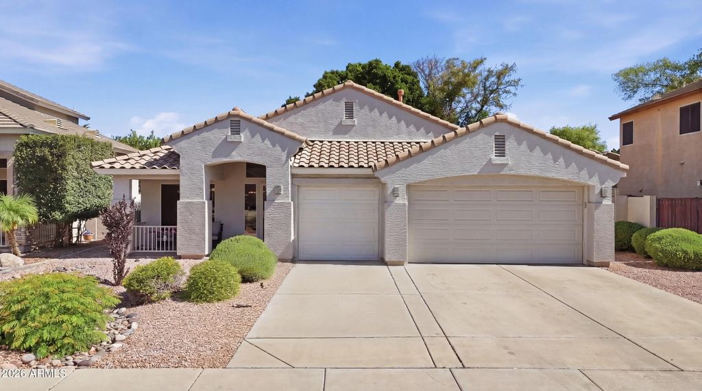8234 W HARMONY Lane, Peoria, AZ 85382