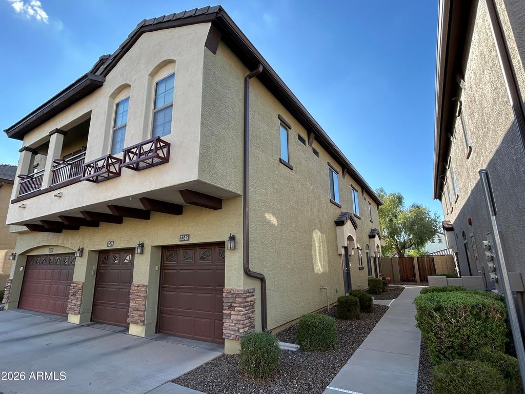2725 E MINE CREEK Road 2248, Phoenix, AZ 85024