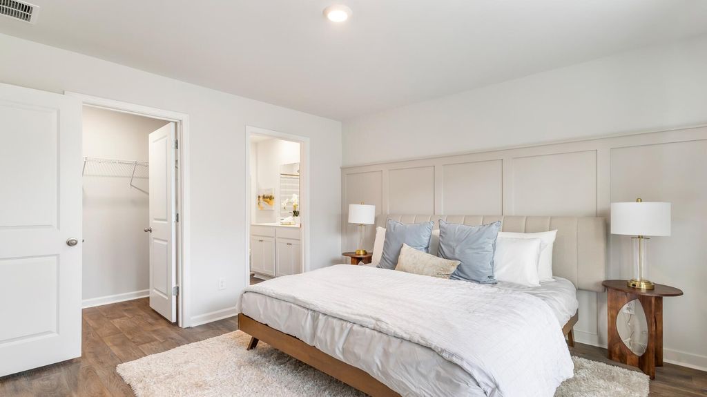 Image 24 of property listing at 136 Broadstone Drive, Summerville, SC 29486