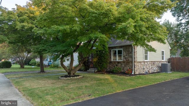 263 BARNSLEY AVE, Morrisville, PA 19067