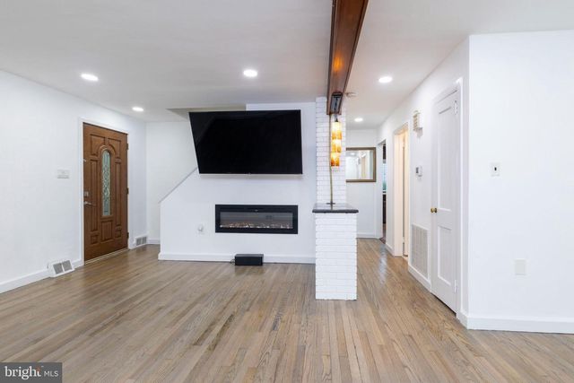 263 BARNSLEY AVE, Morrisville, PA 19067