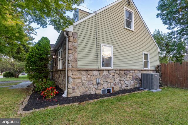 263 BARNSLEY AVE, Morrisville, PA 19067