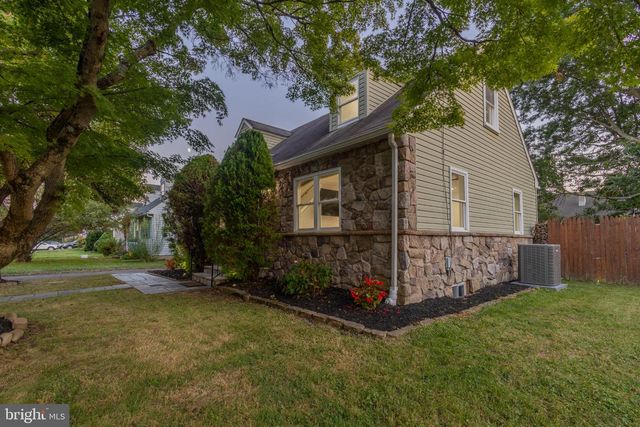 263 BARNSLEY AVE, Morrisville, PA 19067