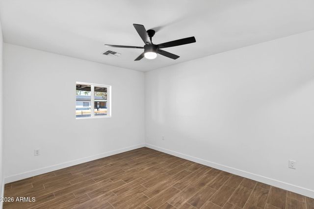 5011 W FLYNN Lane, Glendale, AZ 85301