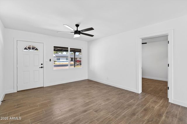 5011 W FLYNN Lane, Glendale, AZ 85301