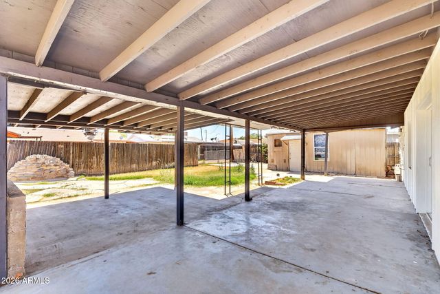 5011 W FLYNN Lane, Glendale, AZ 85301